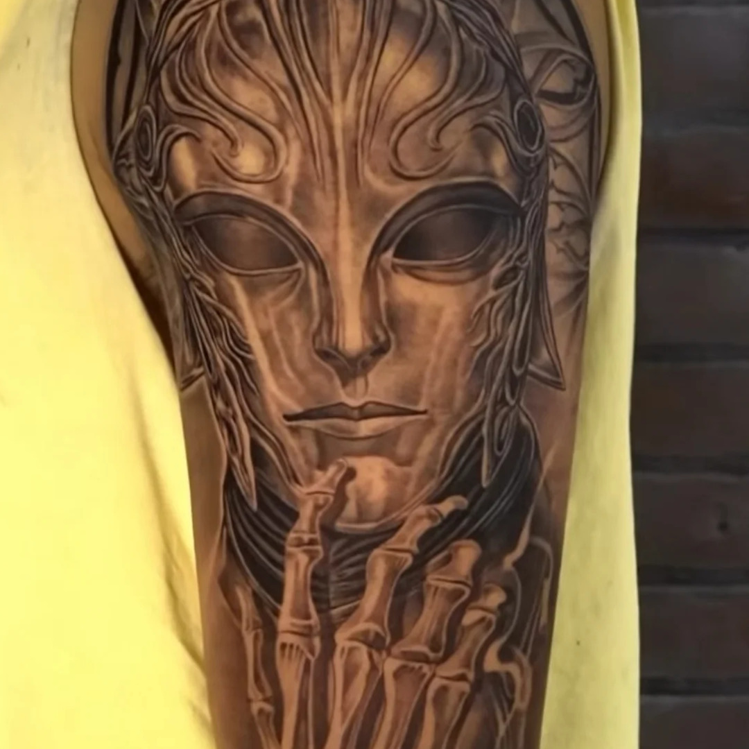 Part of a Sleeve — Alex Pyankov