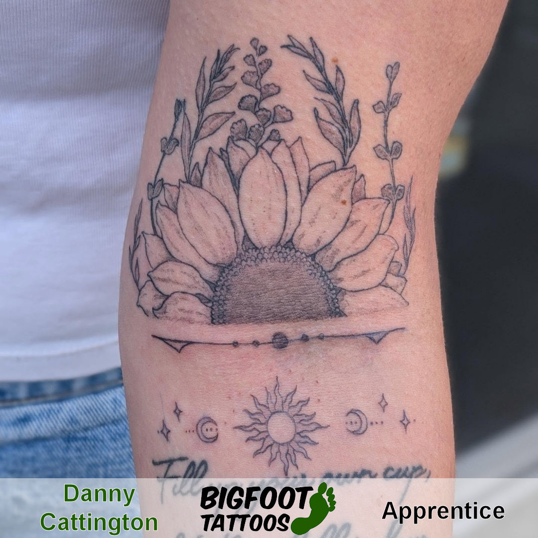 Fine-Line Half Sunflower — Danny Cattington