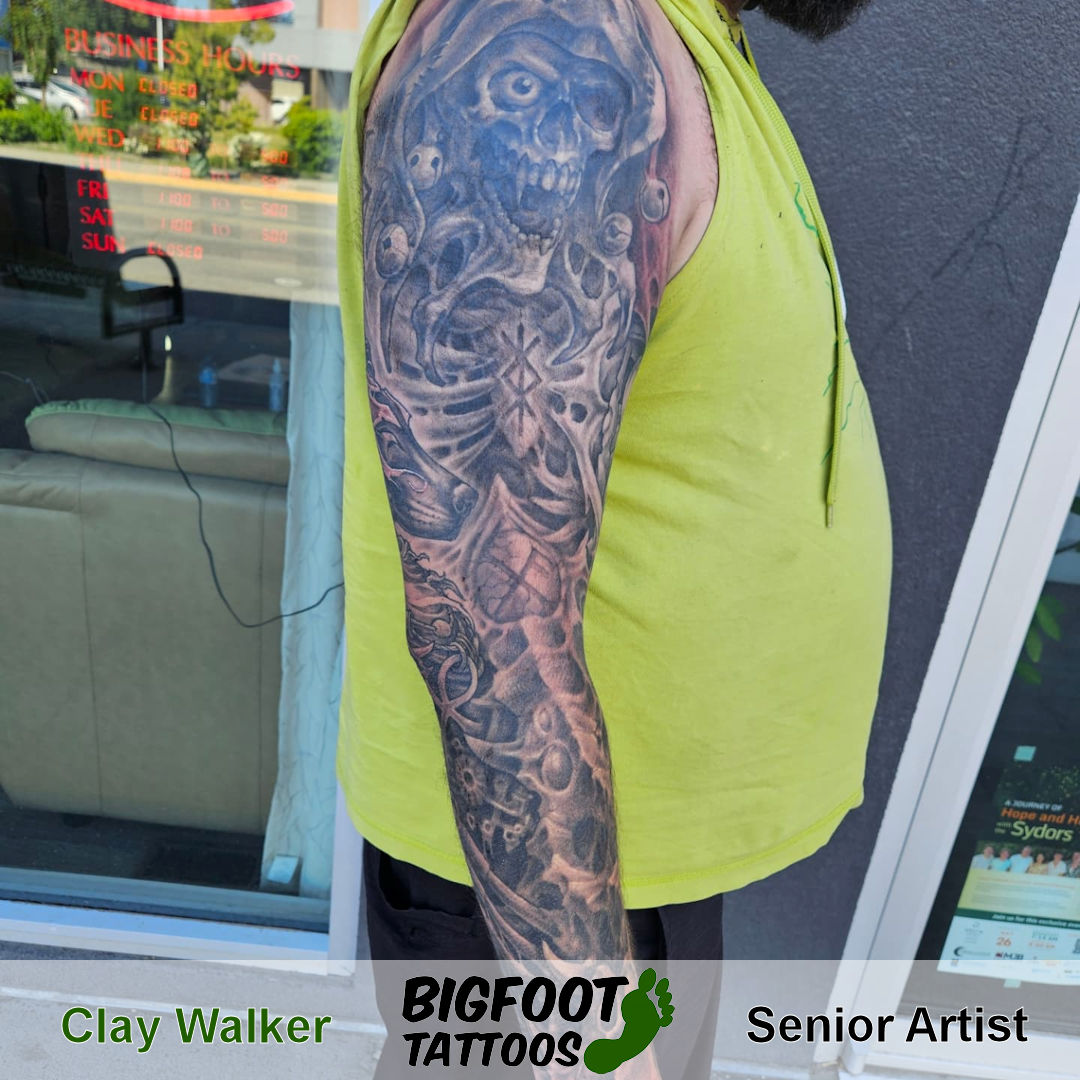 Finishing Deets on Sleeve — Clay Walker